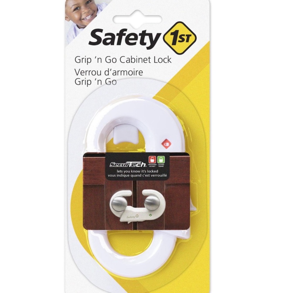 Safety 1st Grip’n’go cabinet lock to protect baby/toddler childs